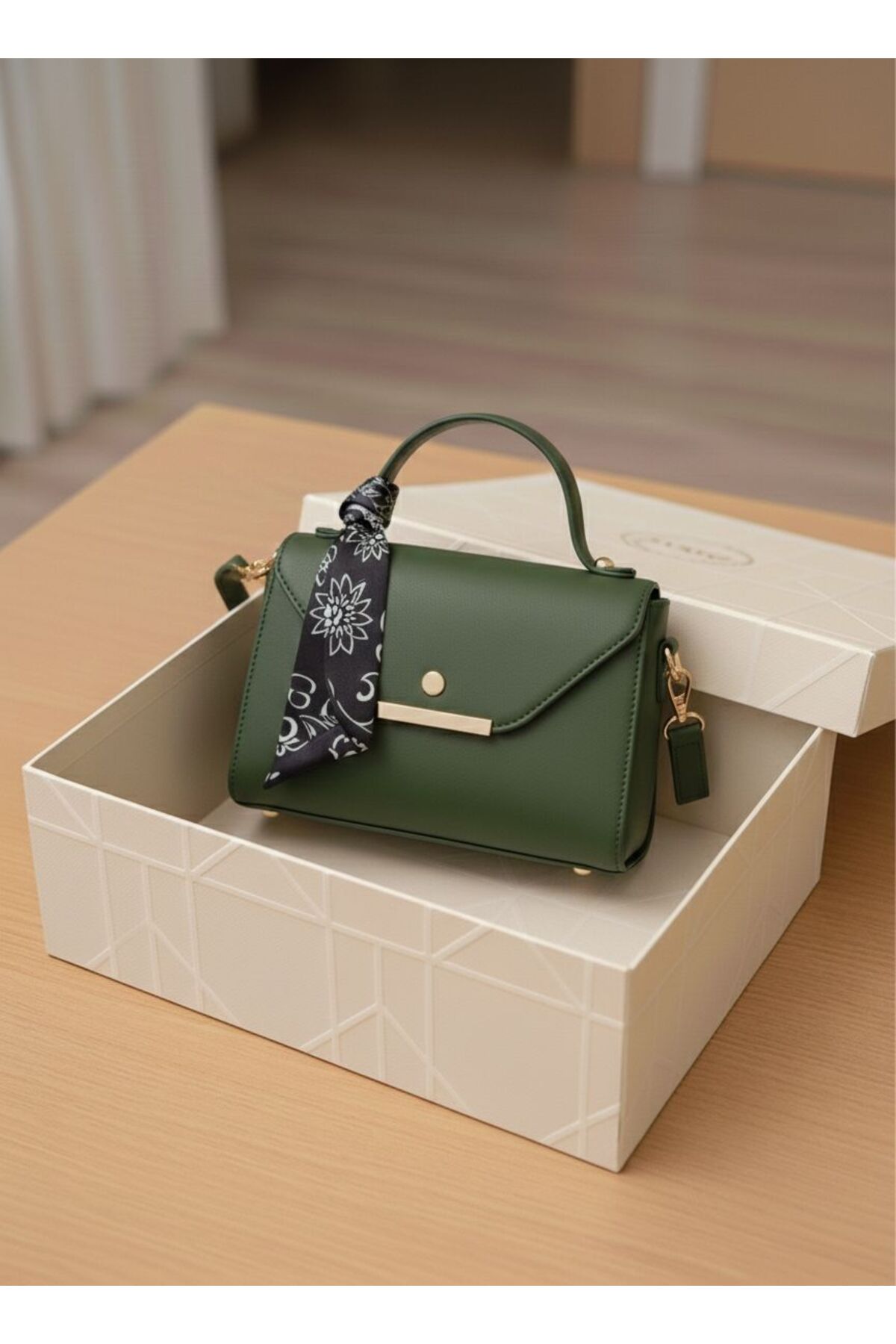 Handley Suni Deri Fular Detaylı Omuz& El Çantası