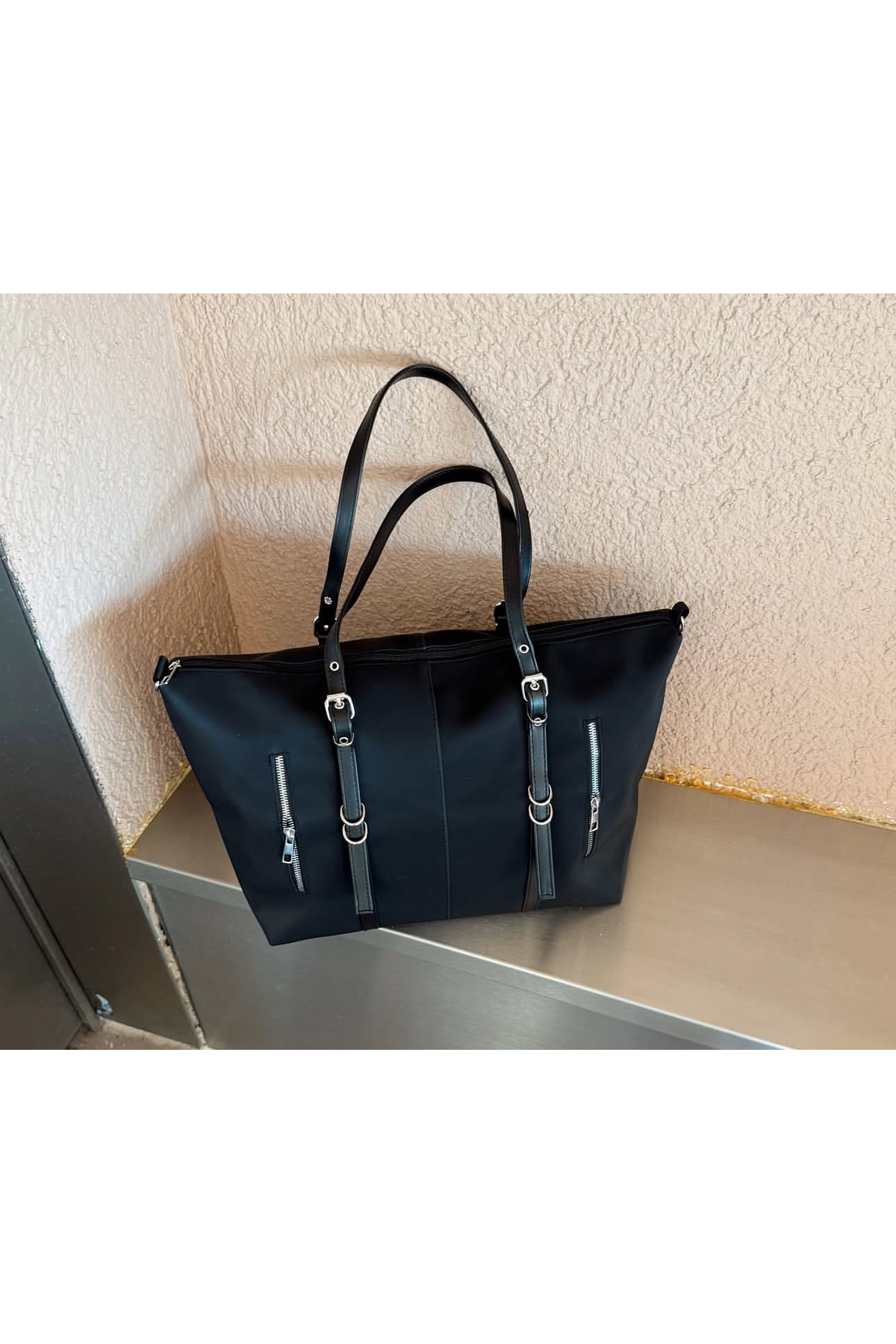 Elanore Kolon Askılı Büyük Boy Saten Kumaş Salaş Kadın Omuz Çantası Siyah - Görsel 2