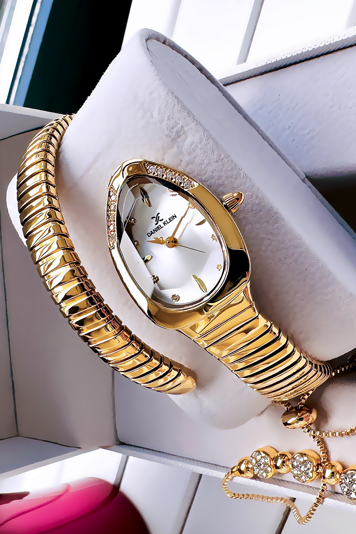 Daniel Klein Yılan Saat Model - Kadın Kol Saati, Su Geçirmez Gold Renk Çelik Kordon - Bileklik Hediye DKBY2053C1 - Görsel 2