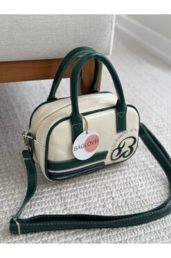 BAGLOVİS ÖNÜ BASKILI KREM KADIN OMUZ ÇANTASI