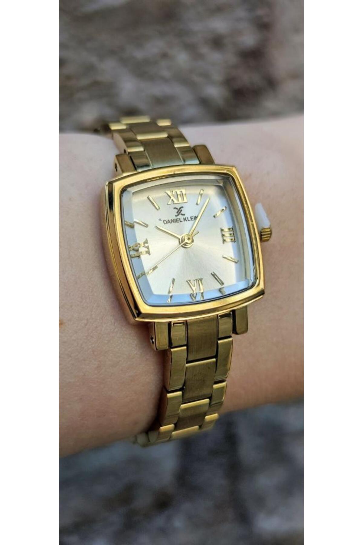 Daniel Klein DKE.1.10839 Kare Kadran Bombeli Cam Romen Rakamlı Kadın Kol Saati - Görsel 3