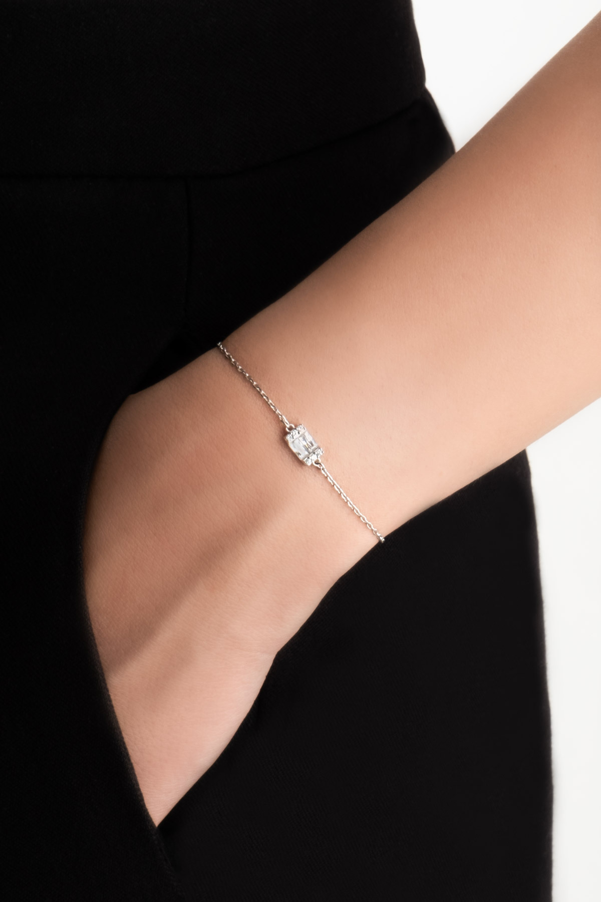 So CHIC... Işıltılı Baget 18 Ayar Beyaz Altın Kaplama 19 Cm Gümüş Bileklik - Görsel 2