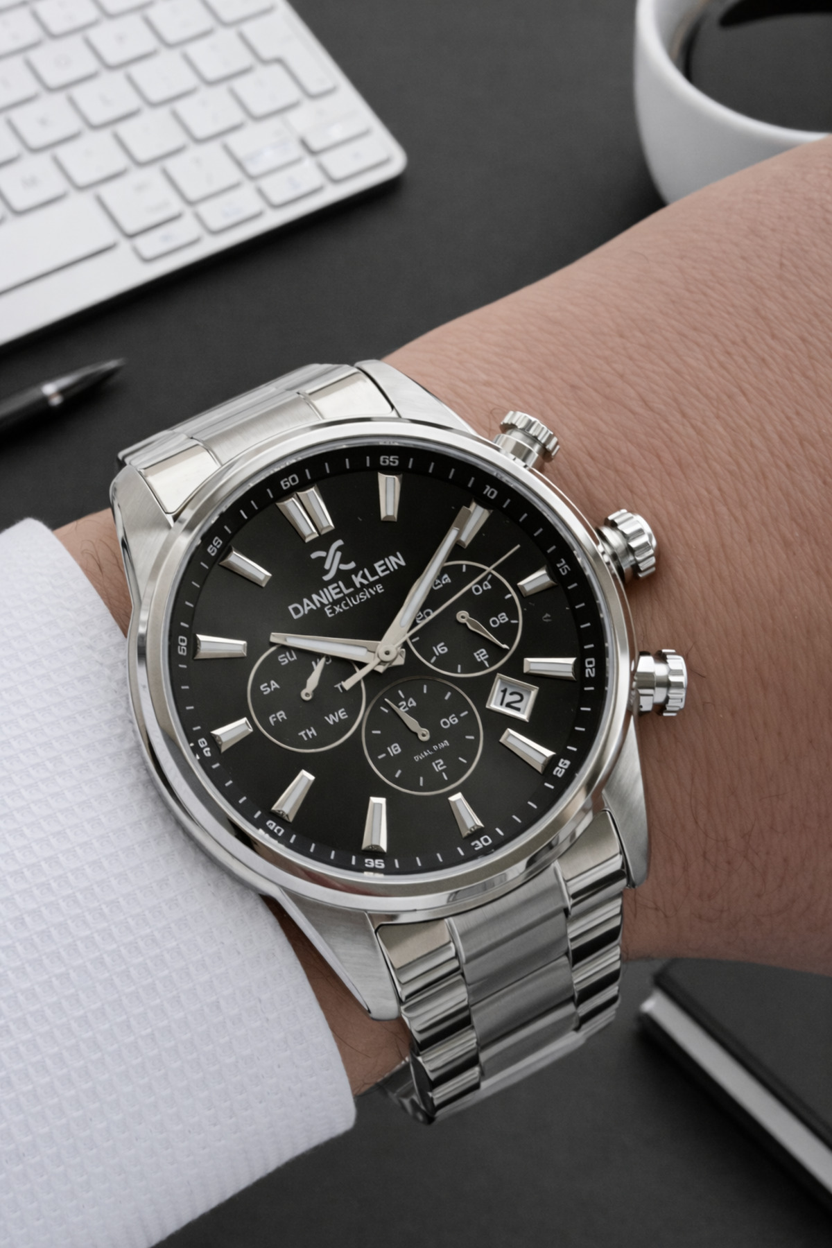 Daniel Klein Çelik Kordon İç Fonksiyonları Aktif 3 Atm Suya Dayanıklı Erkek Kol Saati EDK.1.14005.6 - Görsel 2