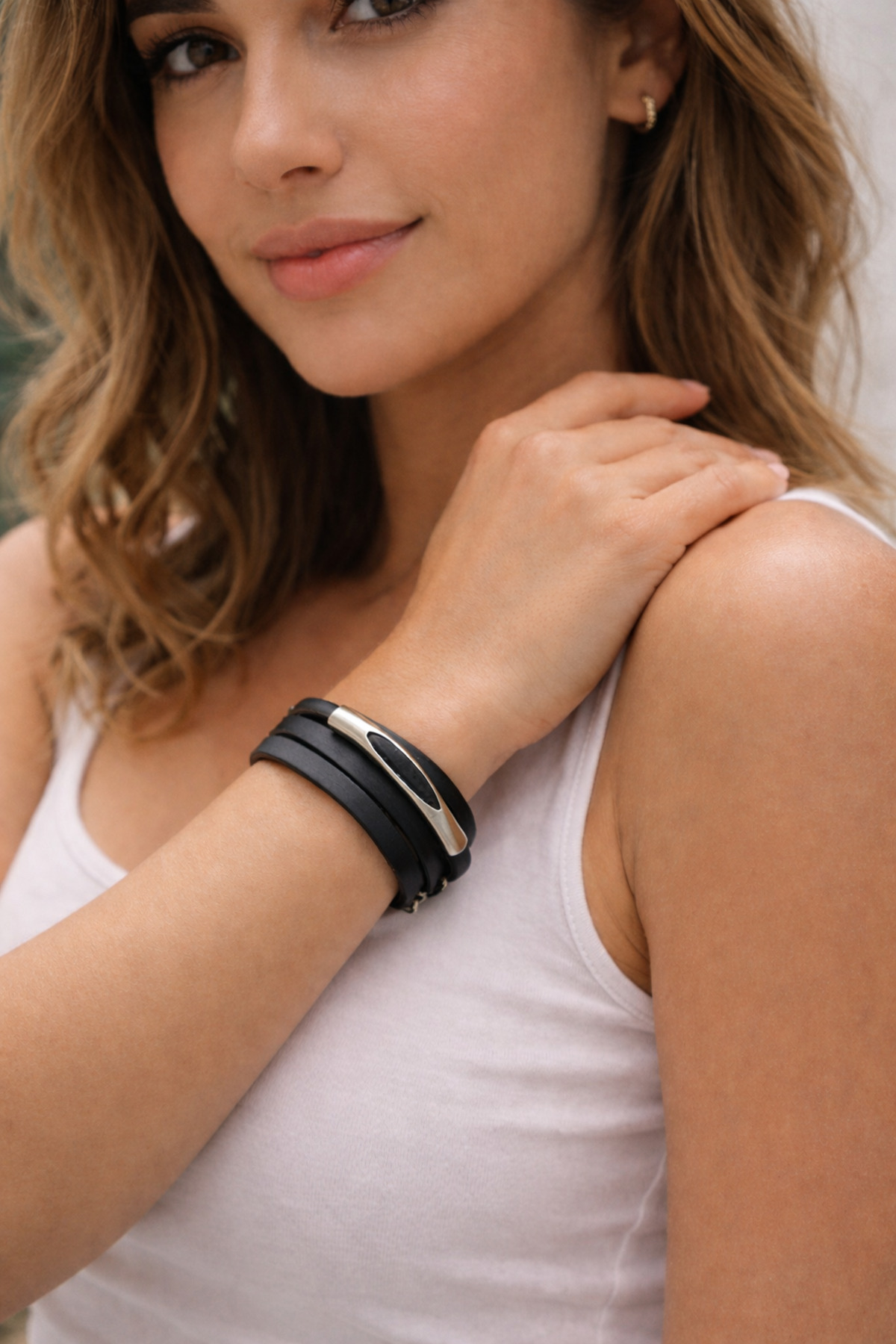 Kutcha Accessories Siyah Gümüş Özel Tasarım Deri Bileklik - Görsel 2