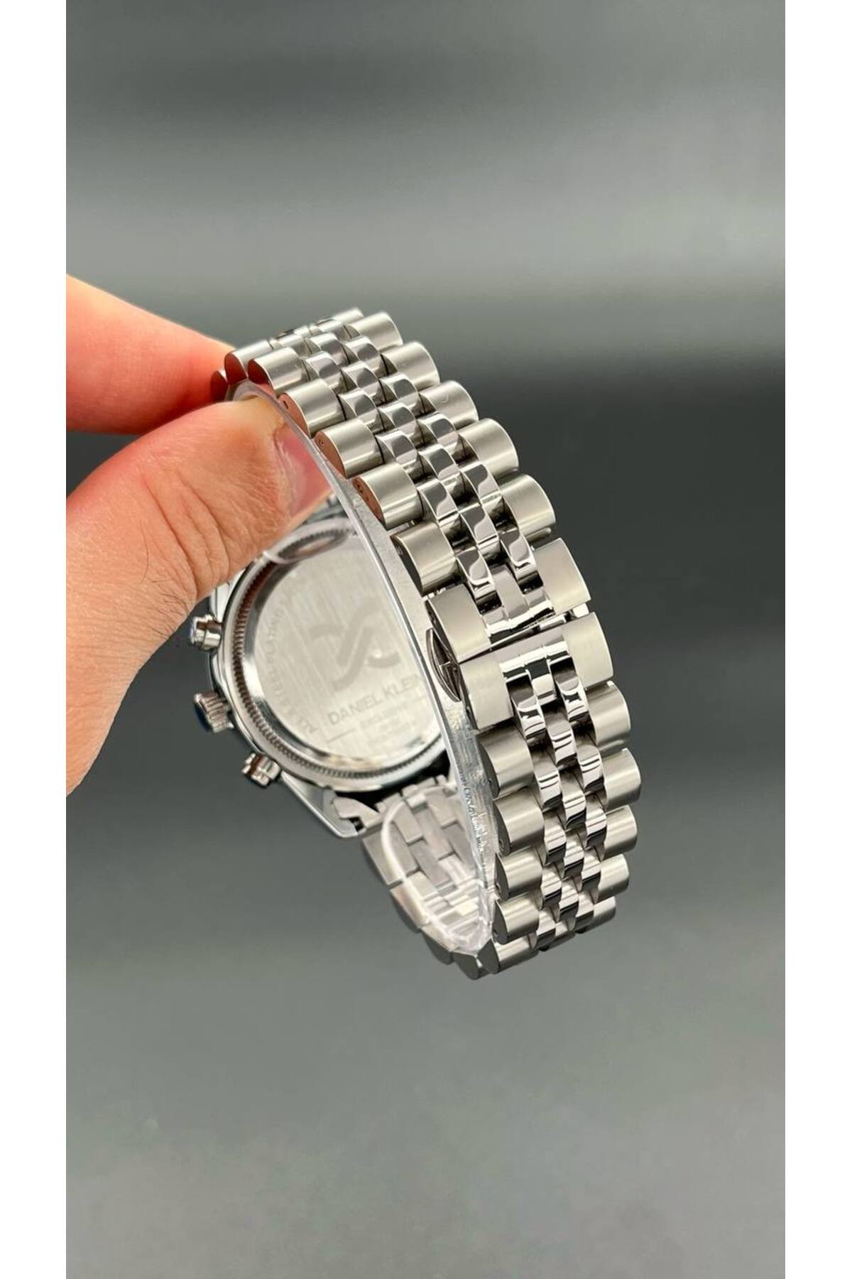 Daniel Klein Exclusive Erkek Kol Saati 3 ATM Su Geçirmezlik Gümüş & Lacivert Renk - Görsel 3