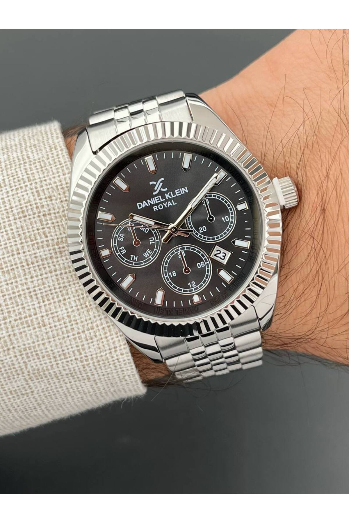 Daniel Klein Gümüş Siyah Renk Erkek Kol Saati 3 Atm Su Geçirmezlik
