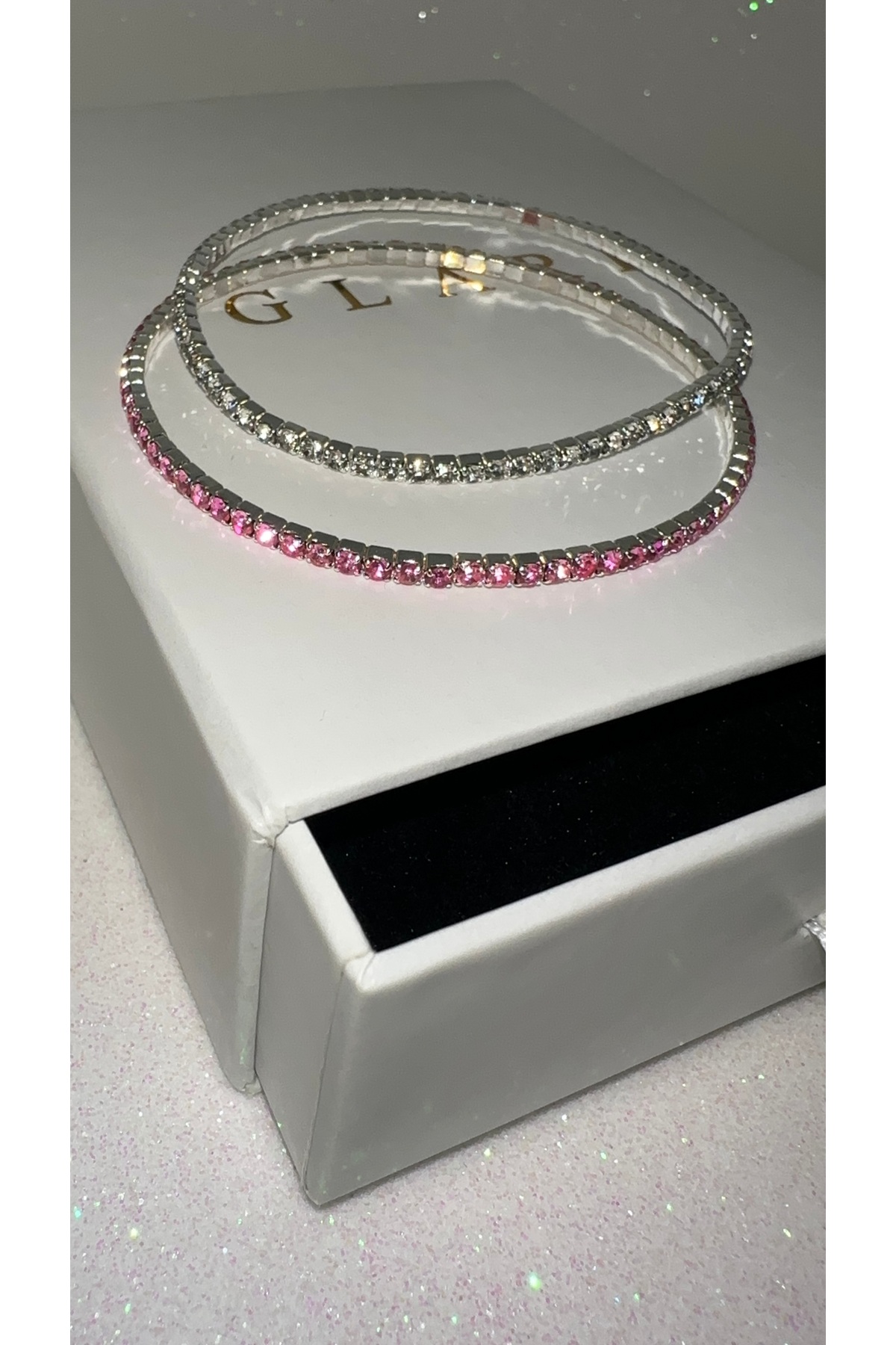 GLARE JEWELRY CO 2 ADET 1mm Pembe ve Beyaz Taşlı Gümüş Renk Paslanmaz Çelik Esnek Bileklik - Görsel 3