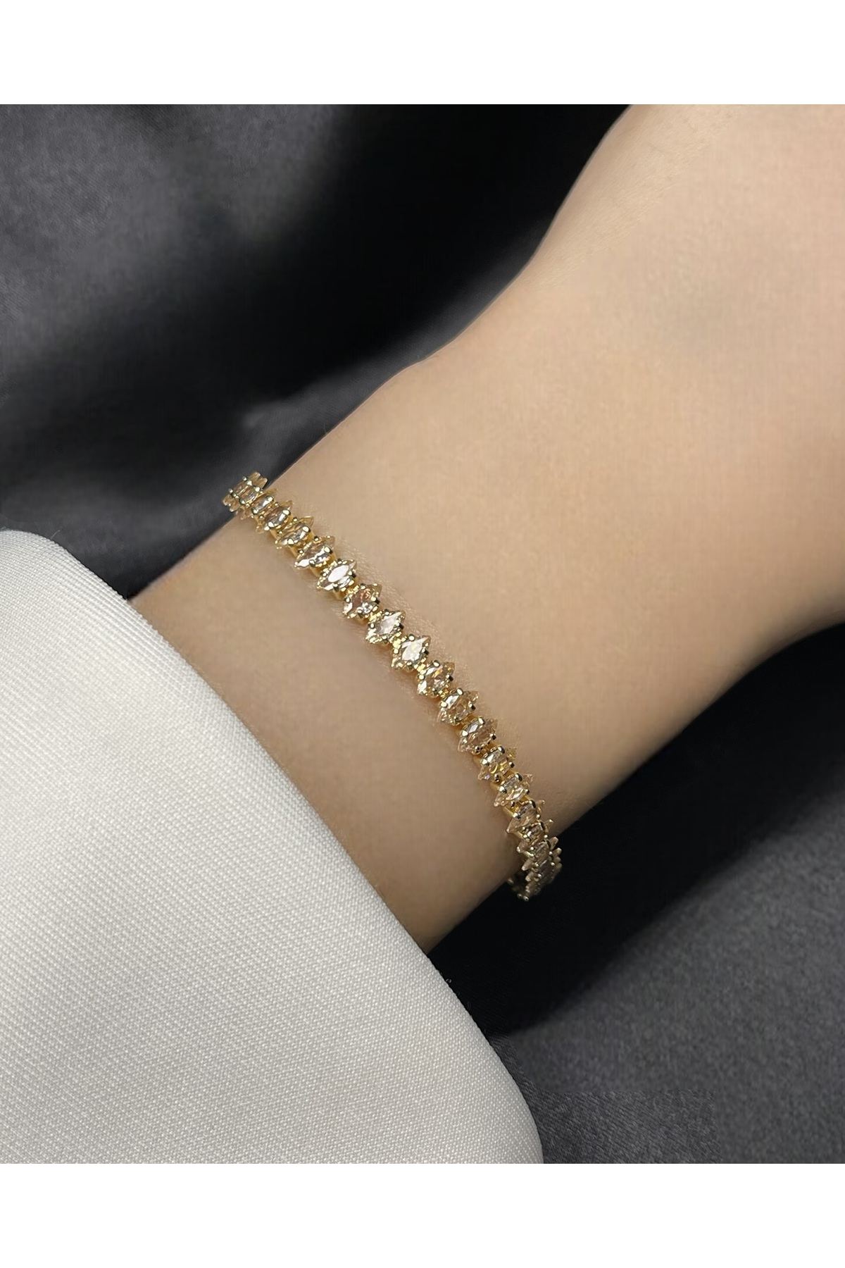 VELİT VOLA Mekik Model Su Yol Taşlı Çelik Bileklik