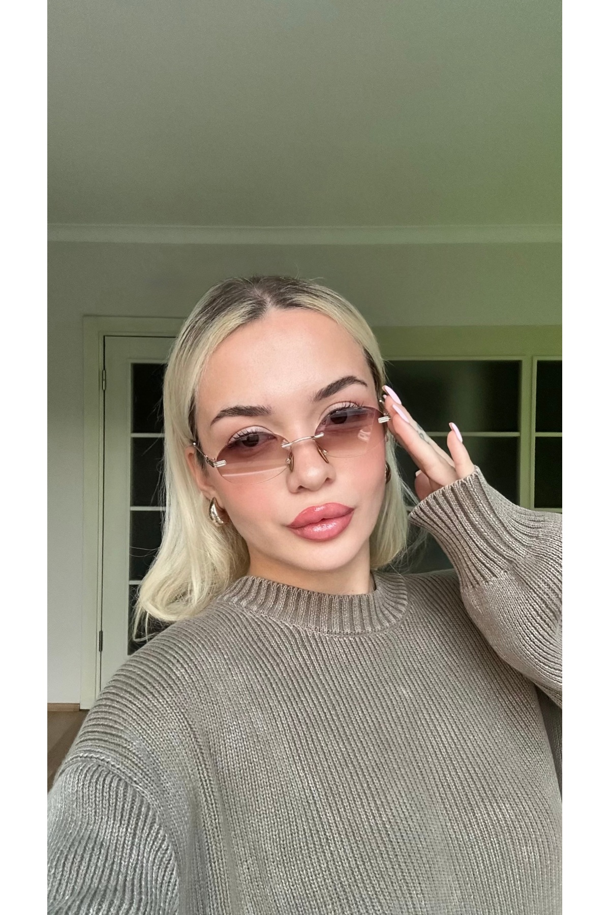 TomyHelf UV400 Güneş Gözlüğü Kadın Korumalı Şık Trend Çerçeveli Model - Görsel 2