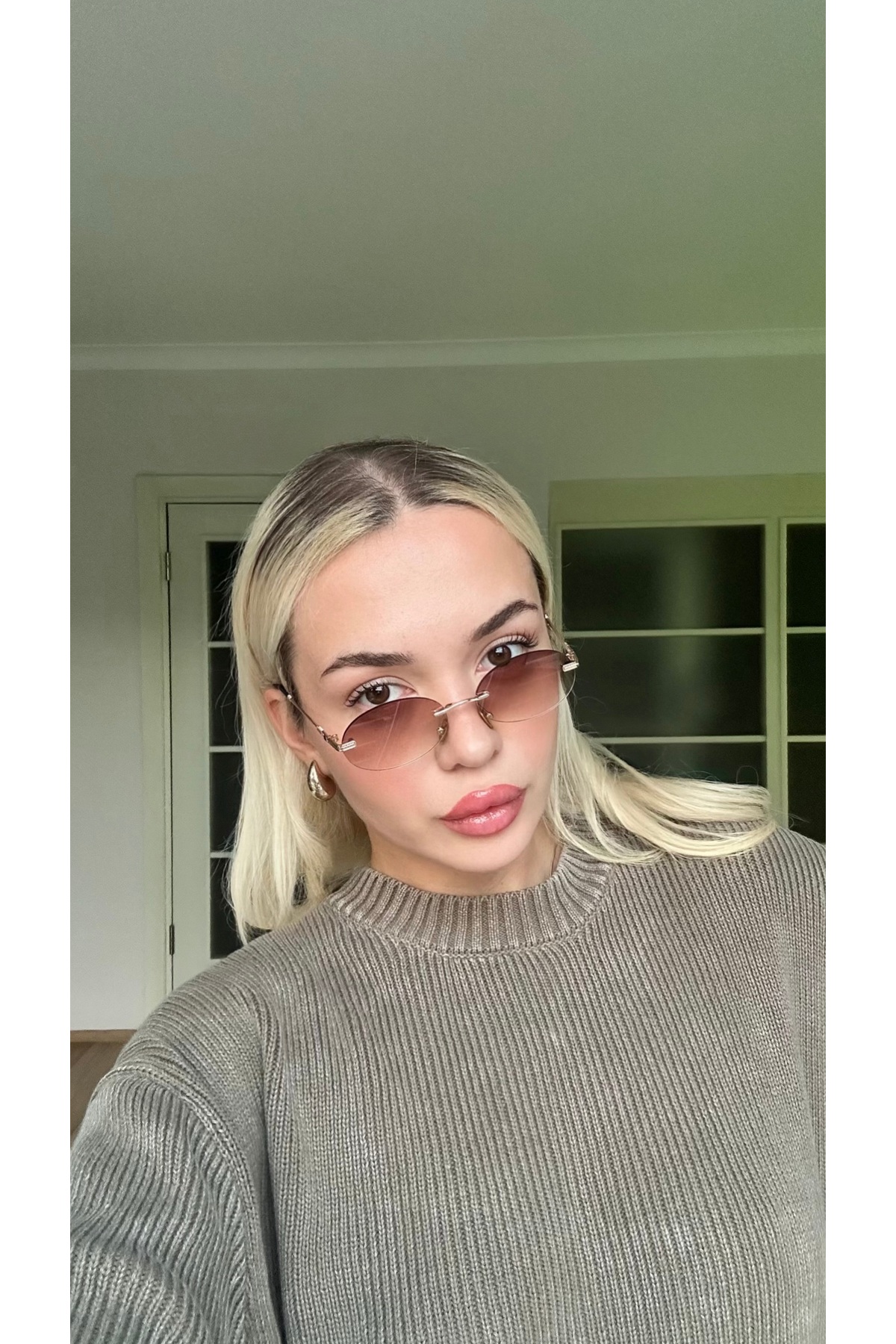 TomyHelf UV400 Güneş Gözlüğü Kadın Korumalı Şık Trend Çerçeveli Model - Görsel 3