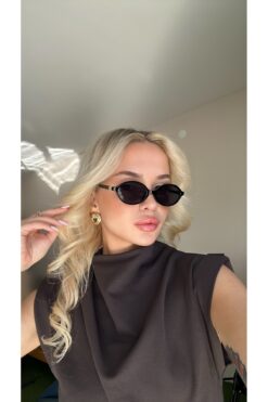 TomyHelf Oval Çerçeve Siyah Cam Siyah Çerçeve Gold Detaylı Güneş Gözlüğü