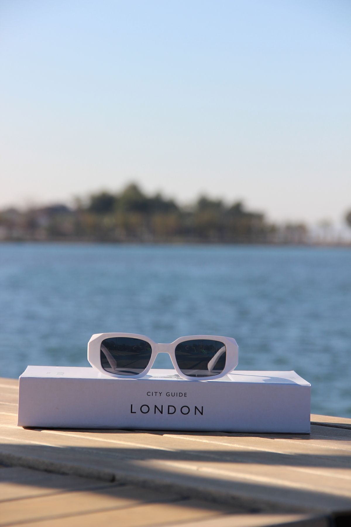 Mucemi Siyah Ultraviyole 400 Korumalı Cam Beyaz Çerçeve Kadın Güneş Gözlüğü - Görsel 3