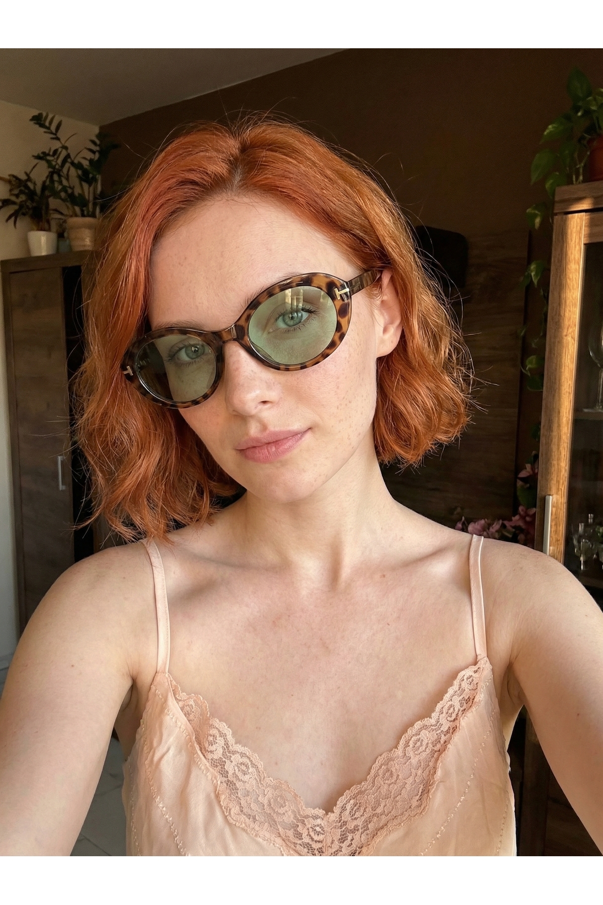 funeyes Xuping Kadın Siyah çerçeve siyah cam popüler Oval Güneş Gözlüğü – Aksesuar Detaylı Uv400