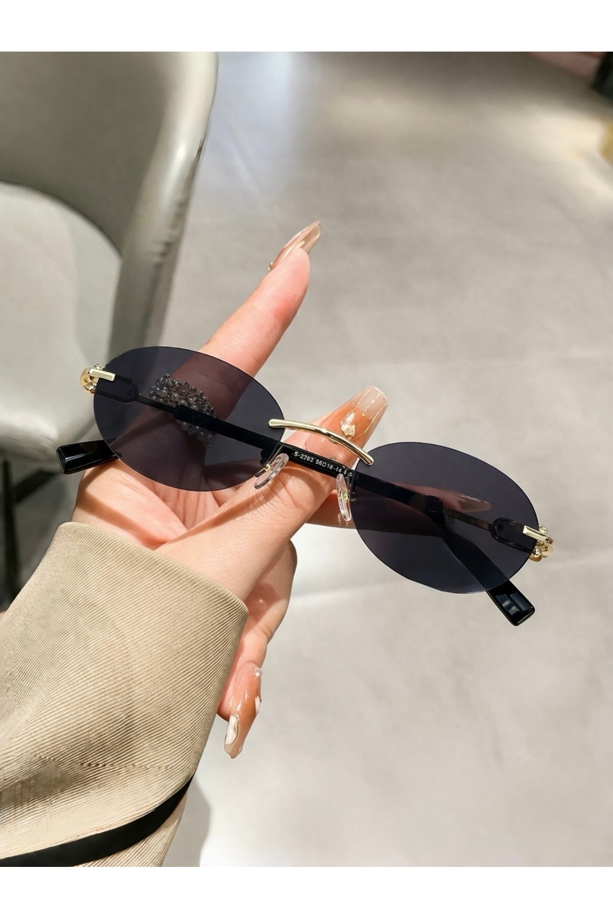 PİYESBOUTİQUE Unisex Kadın Erkek Metal Uv400 Korumalı Oval Yuvarlak Kılıf Ve Silme Bezi Hediyeli Güneş Gözlüğü