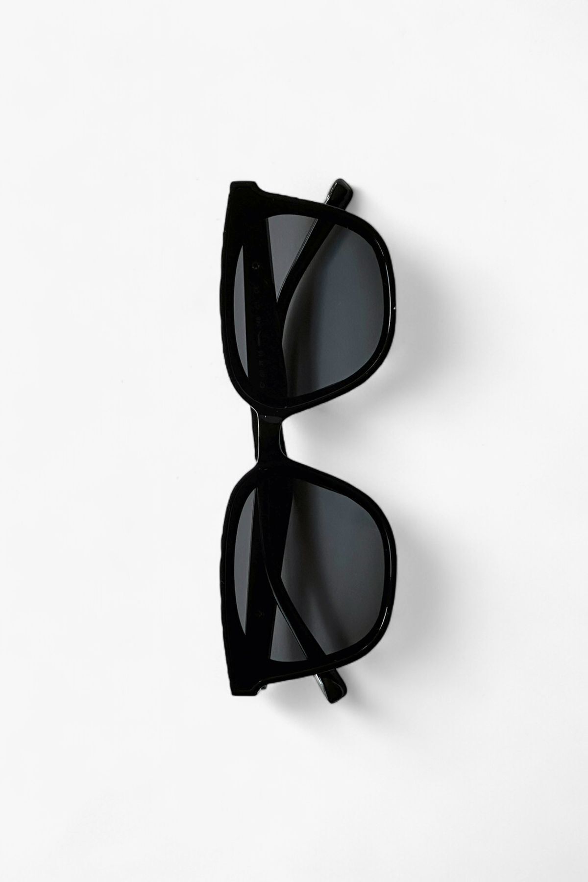 REN EYEWEAR Reyne Noire UV400 Korumalı, Hafif ve Şık Tasarımlı Geniş Çerçeveli Kadın Güneş Gözlüğü YENİ SEZON - Görsel 3