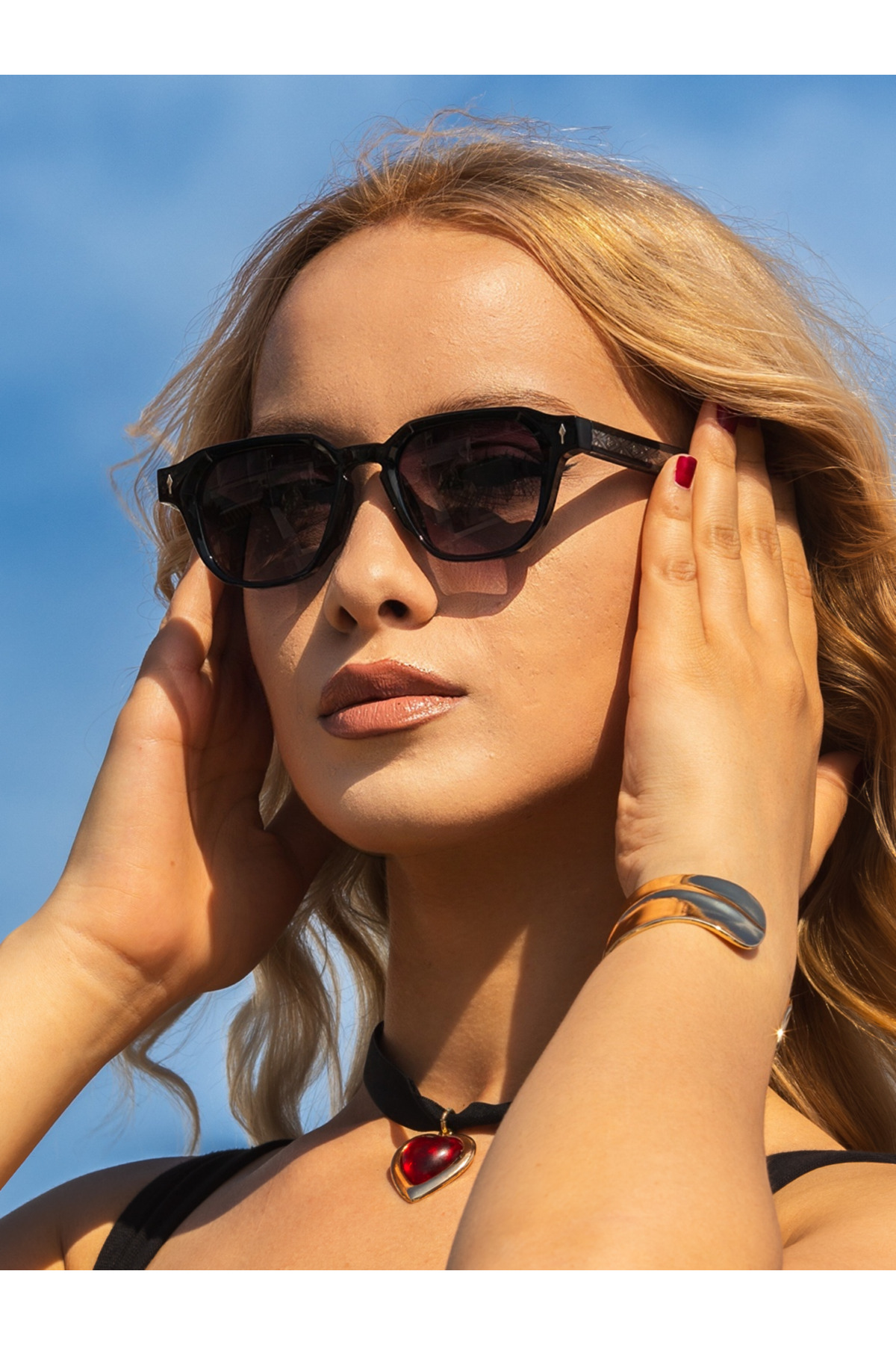 Angel Eyes Kare Tasarım Siyah Çerçeve Şık Sap Detaylı Siyah Degrade Cam Unisex Güneş Gözlüğü Ce Belgeli