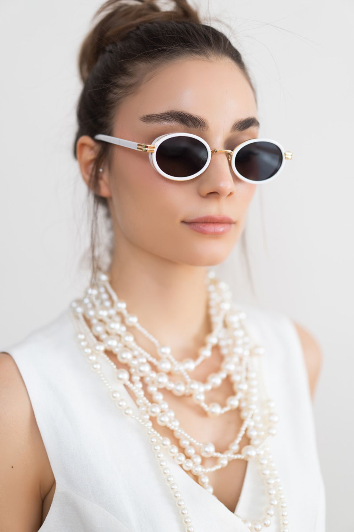 Stil Noktası Beyaz Gold Çerçeve Siyah Cam Kadın Güneş Gözlüğü