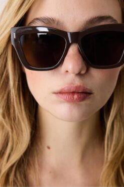 Stradivarius Kare epoksi cat eye güneş gözlüğü detaylı