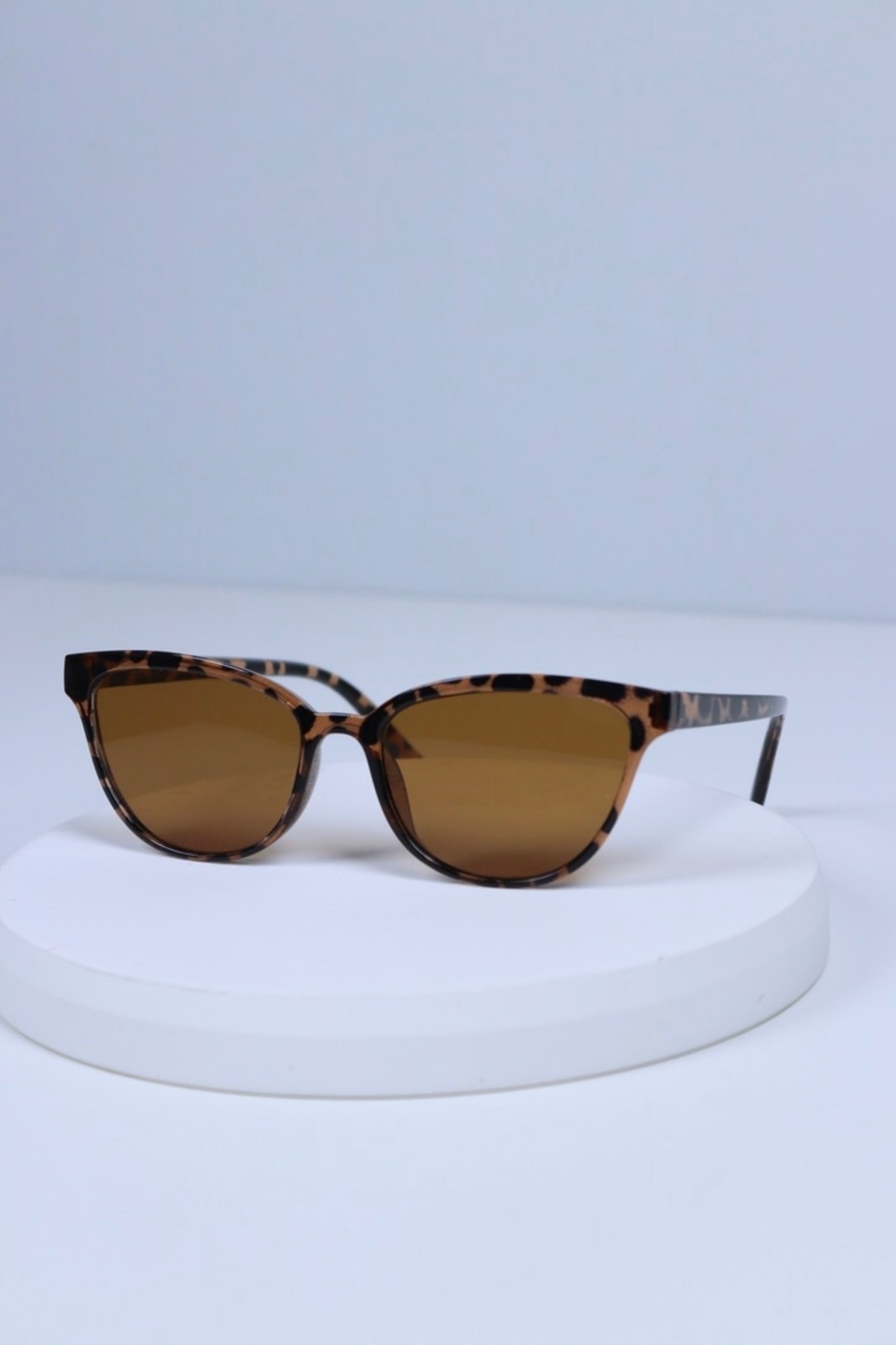 LOOKUP Güneş Gözlüğü UV400 Korumalı Unisex 50 Ekartman Yeni Sezon Cat Eye Kılıf Ve Silme Bezi Hediyeli ! - Görsel 2