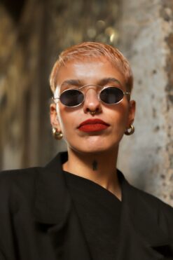 TomyHelf Kadın Güneş Gözlüğü Minimalist Gold Çerçeve Siyah Cam