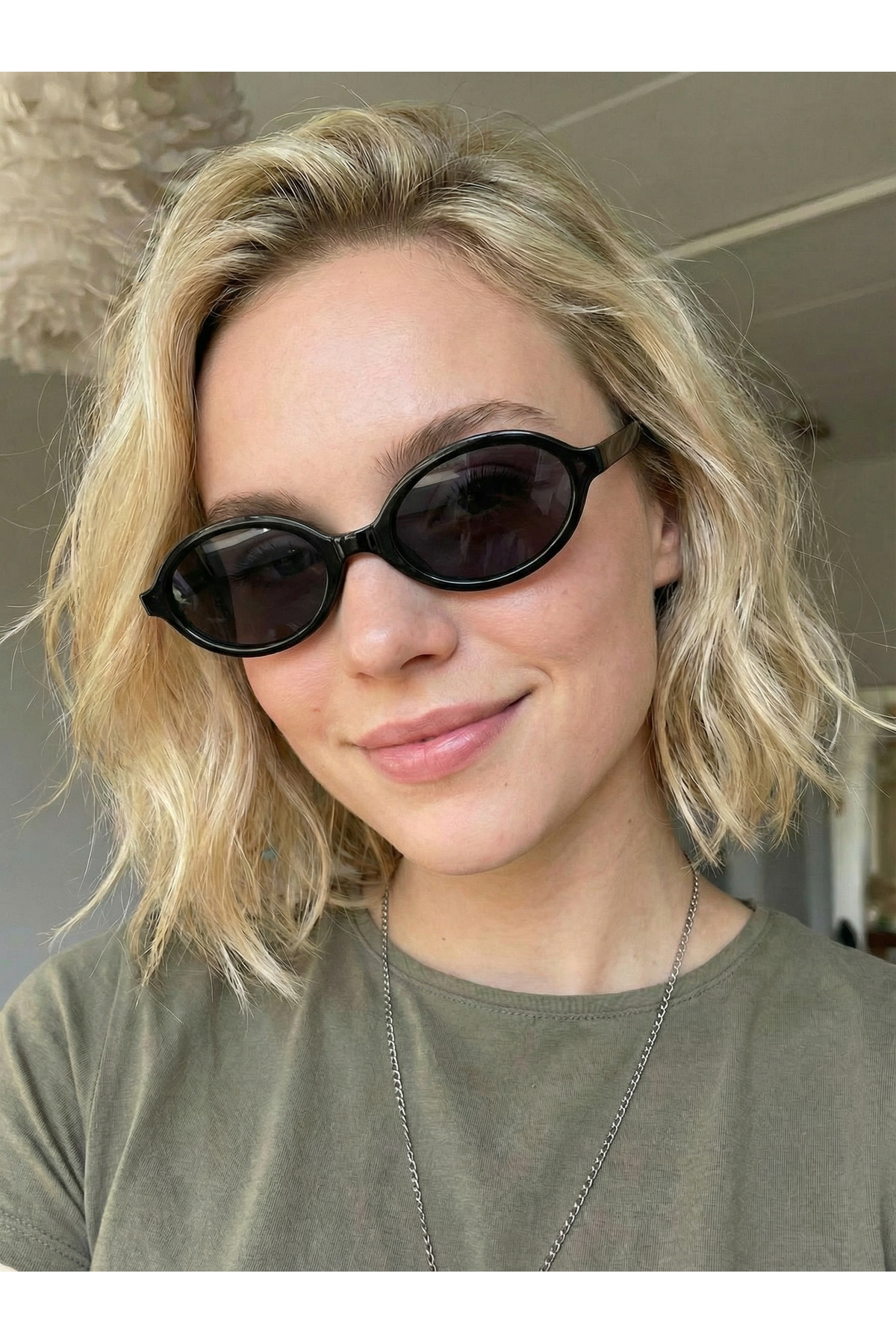 funeyes Miux Oval Çerçeve Siyah Cam Trend Güneş Gözlüğü Siyah Çerçeveli Miu