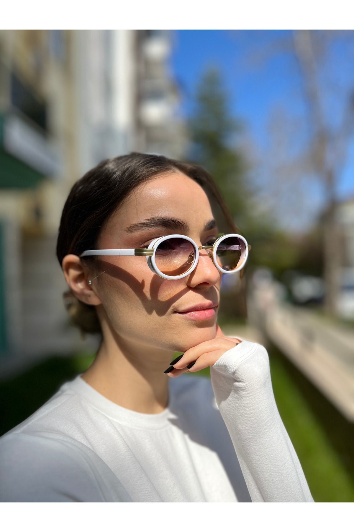 Stil Noktası Oval Tasarım Beyaz Gold Çerçeve Renkli Degrade Cam Kadın Güneş Gözlüğü - Görsel 2
