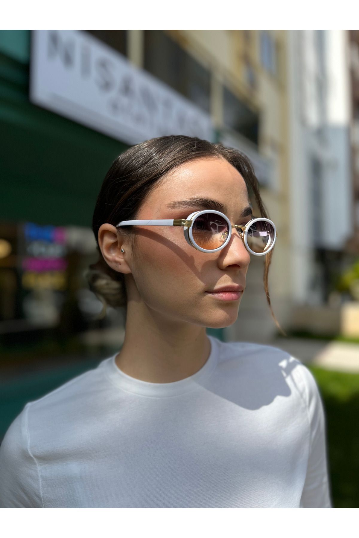 Stil Noktası Oval Tasarım Beyaz Gold Çerçeve Renkli Degrade Cam Kadın Güneş Gözlüğü - Görsel 3