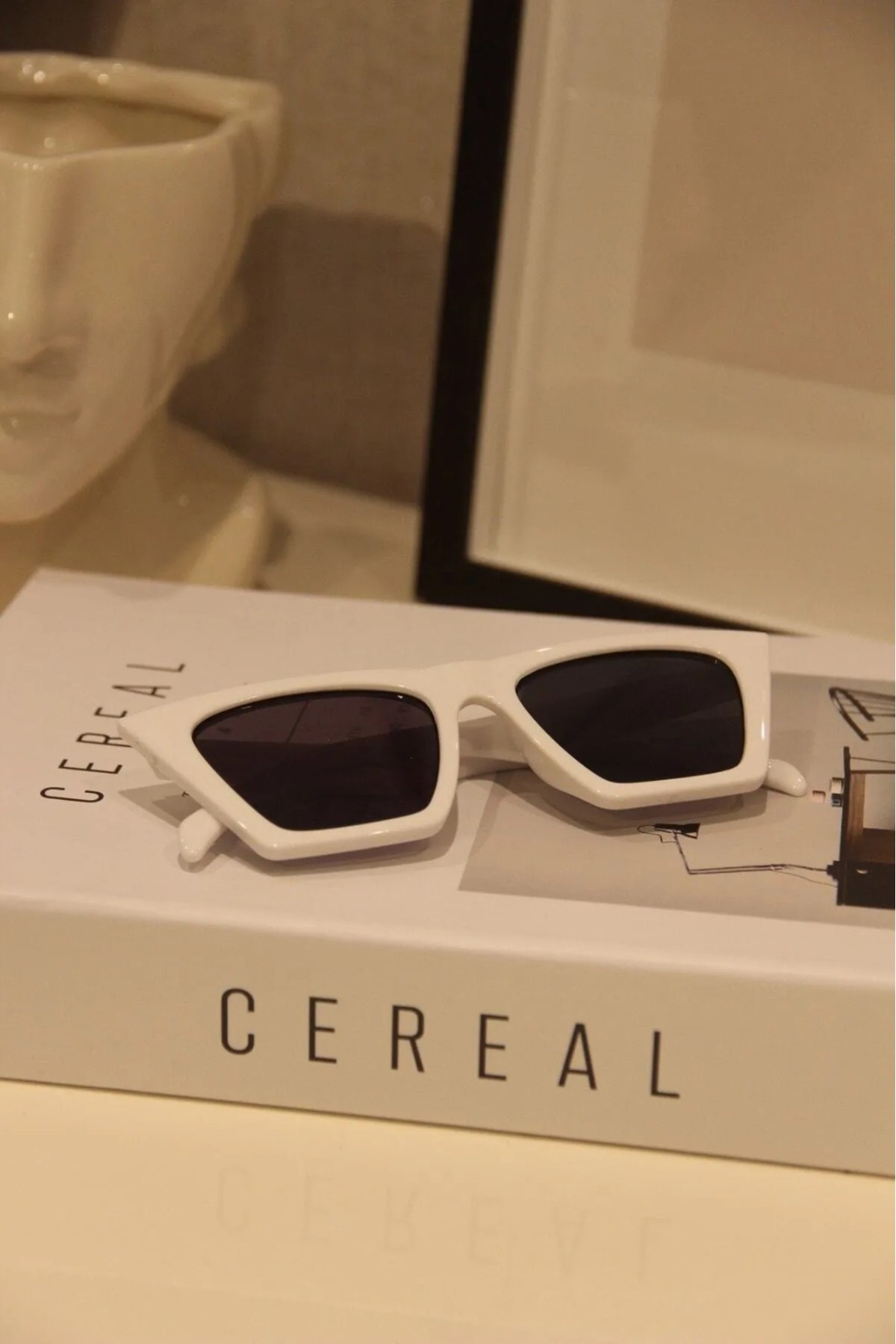 Nilu Moda Sirius Unisex Kadın Güneş Gözlüğü Siyah Cam Beyaz Çerçeve Uv400 Ultraviyole Korumalı - Görsel 3