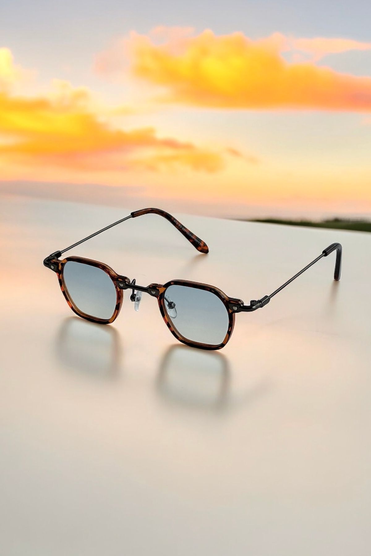 REN EYEWEAR BEETLE KÜÇÜK BOY AÇIK CAM RENKLİ GÜNEŞ GÖZLÜĞÜ 2024 YENİ SEZON POPÜLER uv400 / REN EYEWEAR