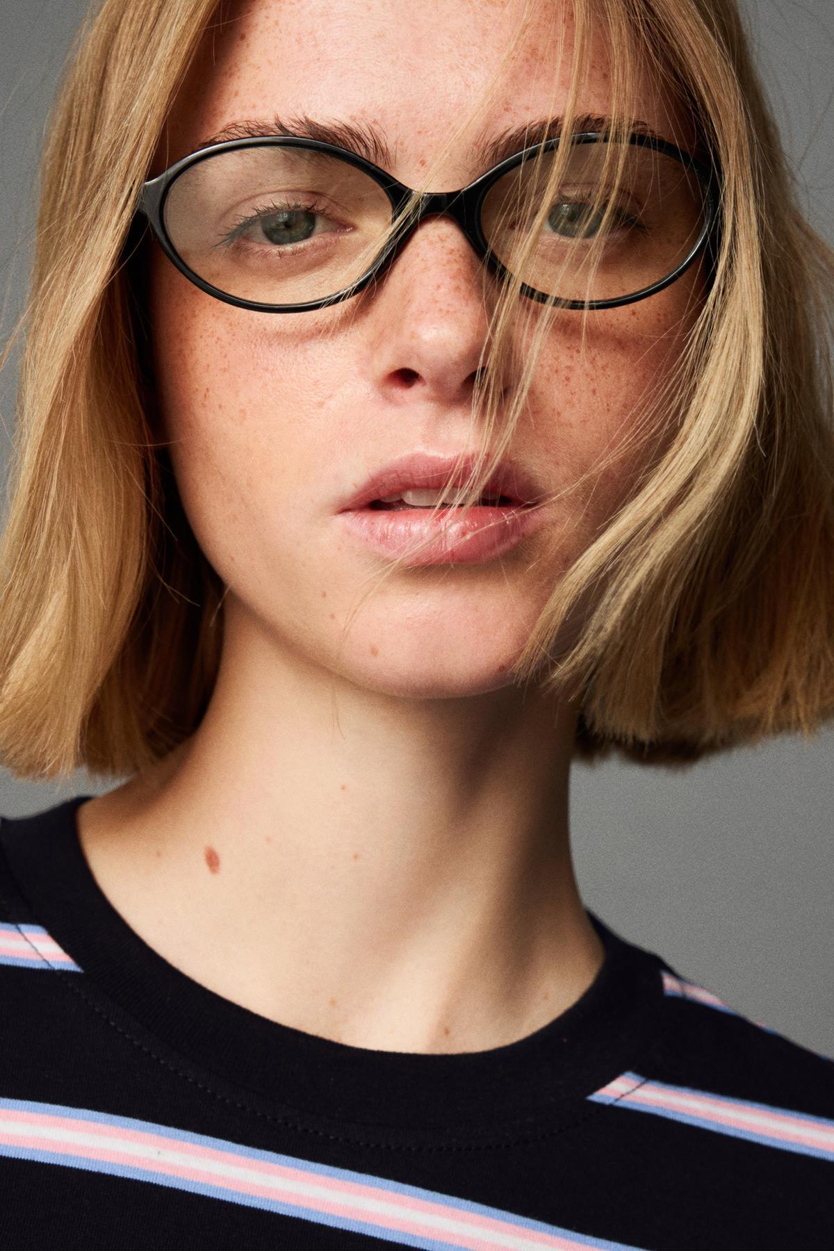 Bershka Mavi filtreli asetat gözlük