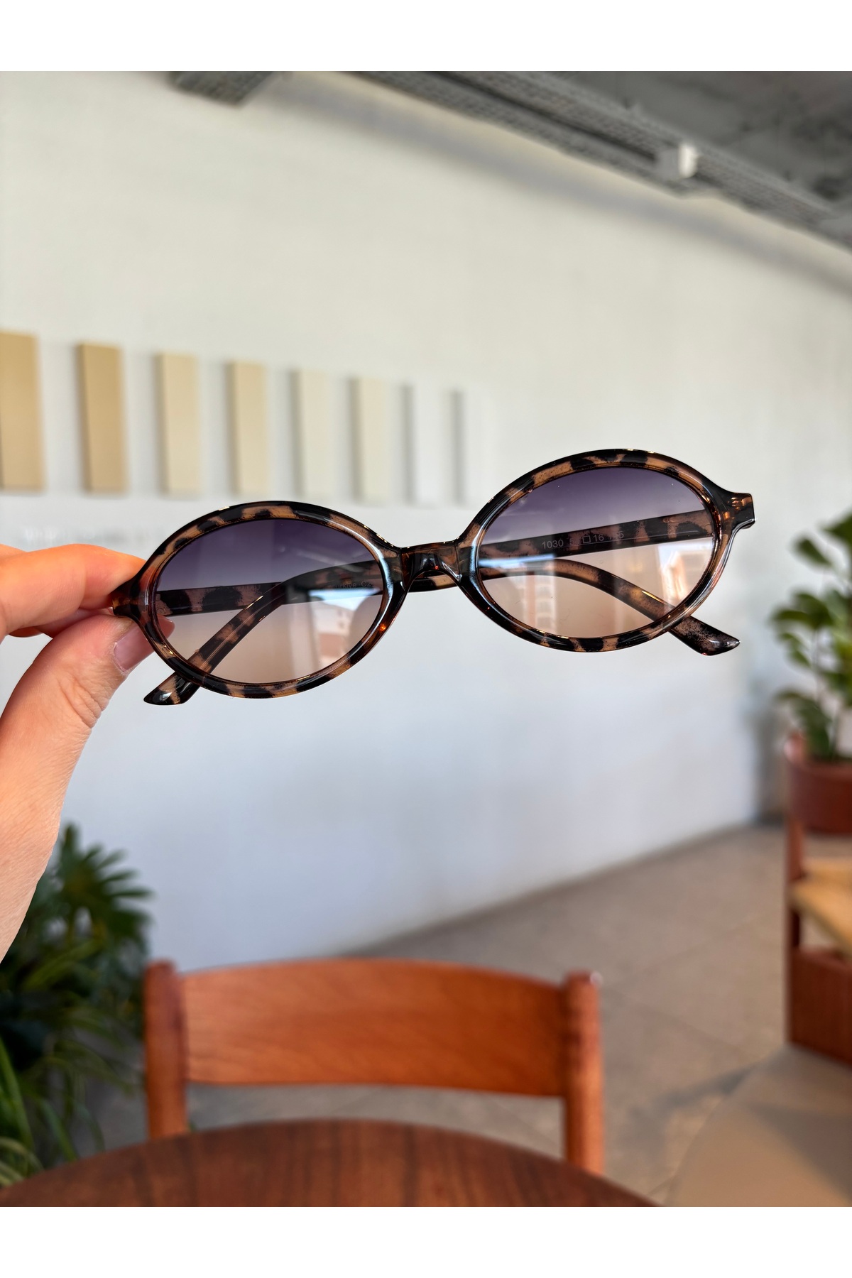 funeyes Miux Leopar Çerçeve Degrade Cam Trend Oval Güneş Gözlüğü - Görsel 3