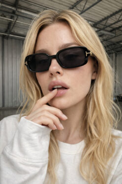 Houseofeyeris ONİKS DİKDÖRTGEN Unisex Güneş Gözlüğü – UV400, Hafif PC Çerçeve, Minimal Metal Detaylar Şıklık