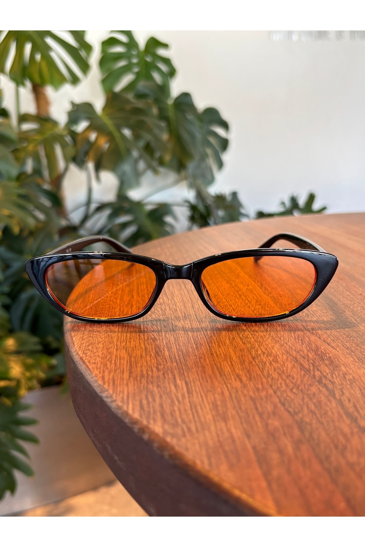 funeyes Aventino Siyah Çerçeve Turuncu Camlı Çekik Cat Eye Minik Çekik Trend Güneş Gözlüğü - Görsel 3