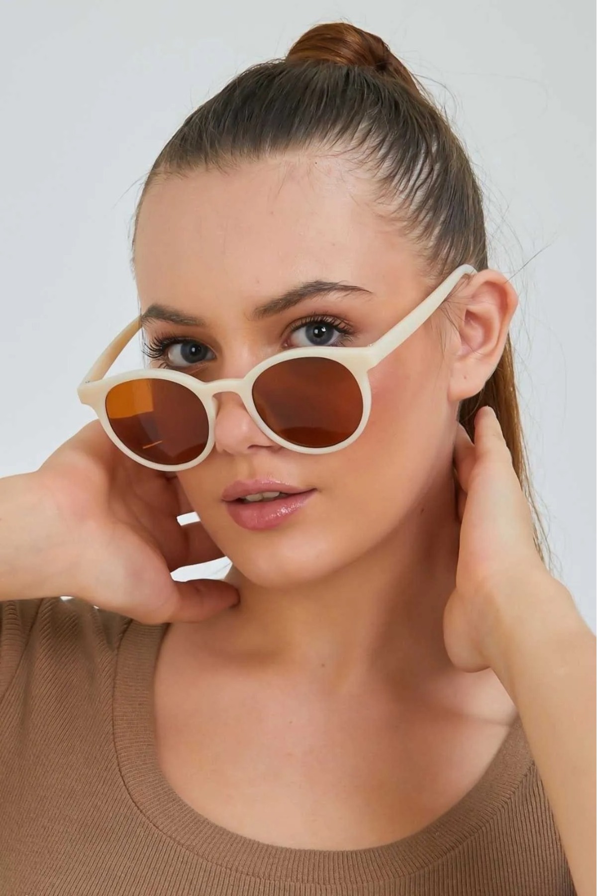 Nilu Moda Unisex Krem Yuvarlak Çerçeveli Güneş Gözlüğü - Görsel 3