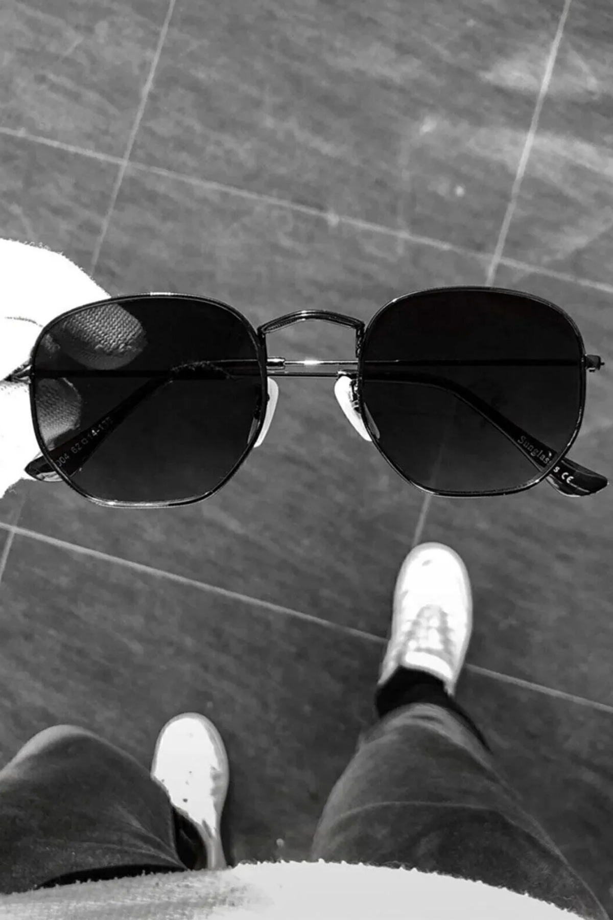 Chunky Frame Siyah Metal Çerçeveli Beşgen Unisex Güneş Gözlüğü - Görsel 2