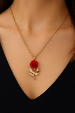 TREND COLLECTİON Kadın Paslanmaz Çelik Altın Gül Kolye