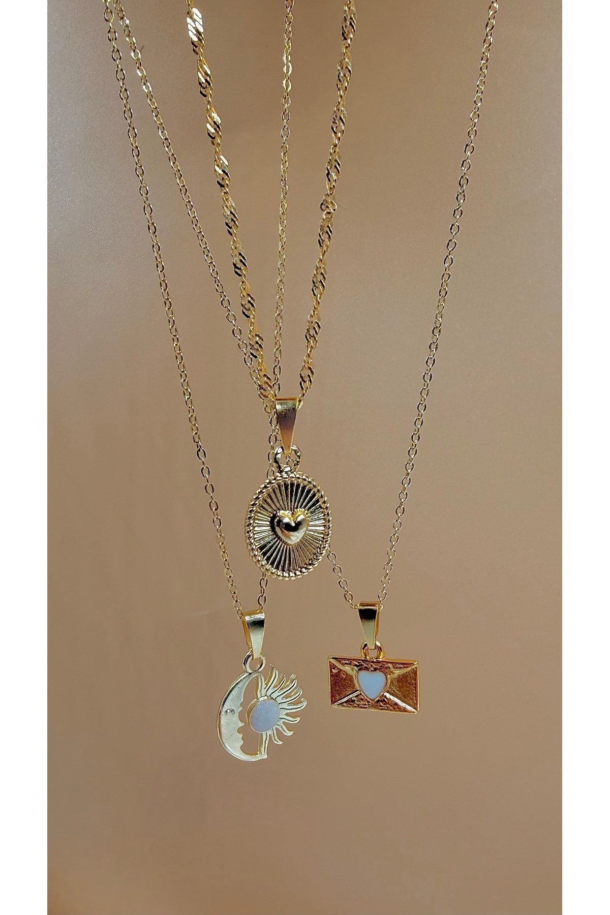 Eylülün Takısı Kadın Gold Renk 3’lü Kalpli Kolye - Görsel 2