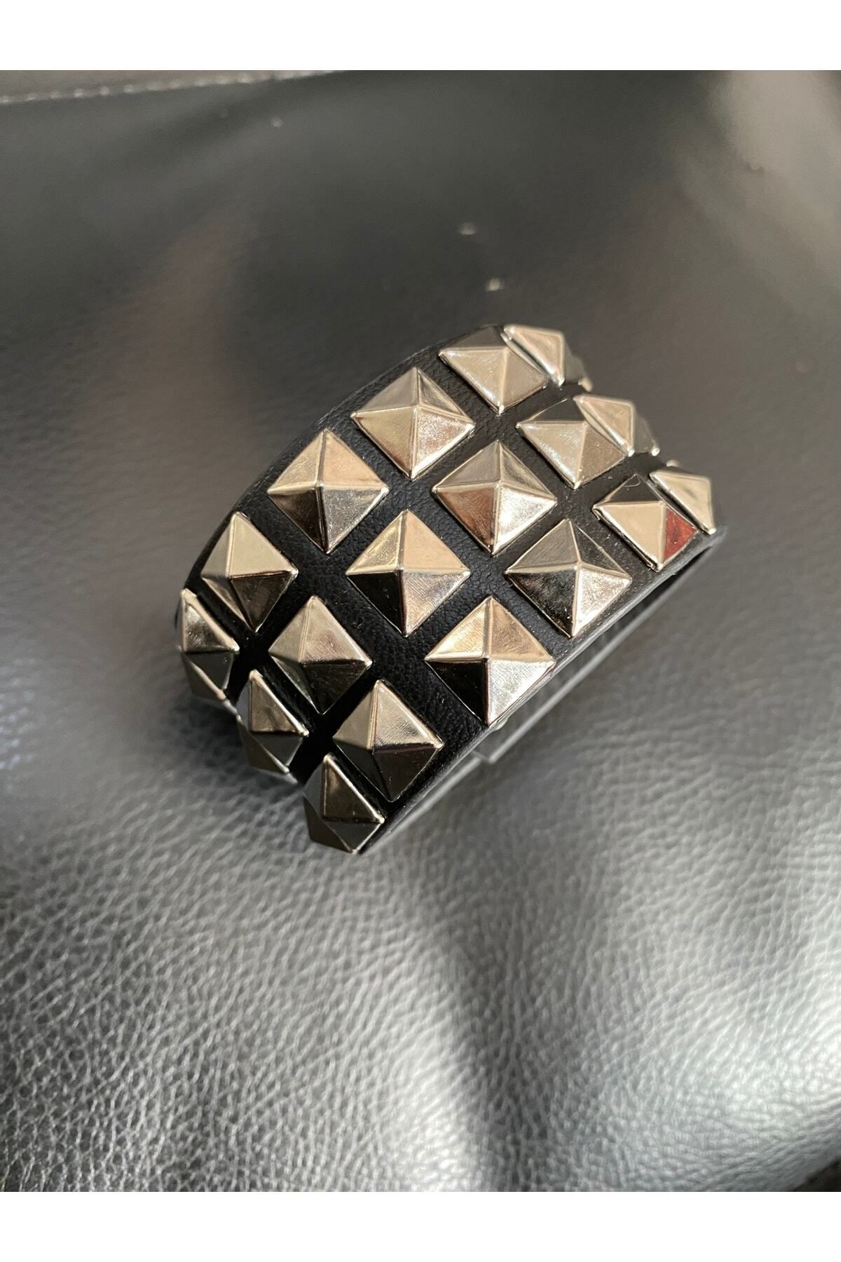 Aksabeltchokers 4.cm Üç Sıralı Piramit Gothic Metalci Bileklik 20.cm - Görsel 2