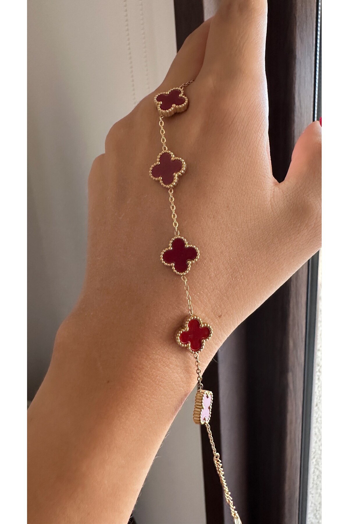 İlayda illys Gold Cleef Model Koyu Kırmızı Çelik Yonca Bileklik