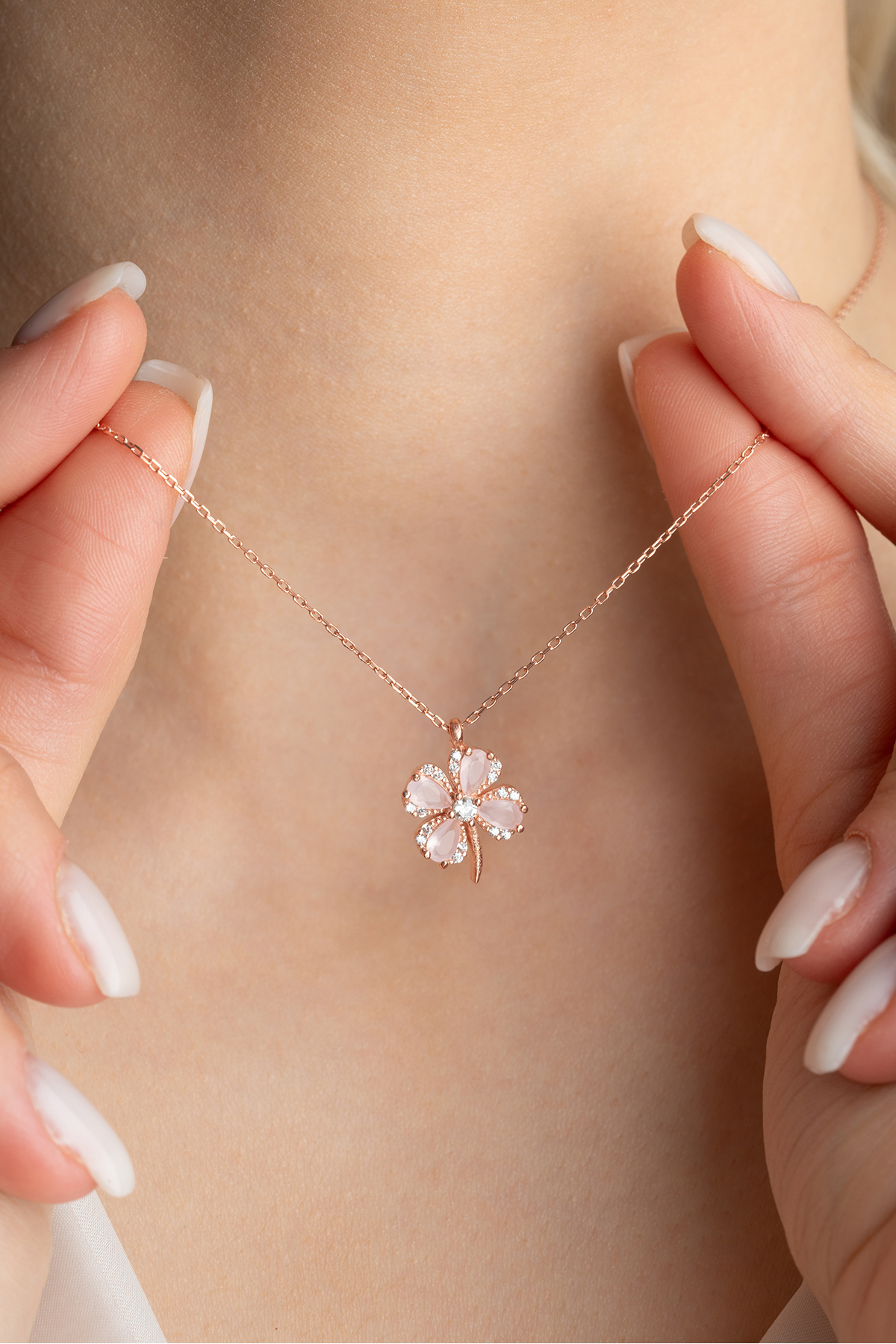 Nereze 925 Ayar Gümüş Pembe Zirkon Taşlı Dört Yapraklı Şans Yonca Kolye - Görsel 3