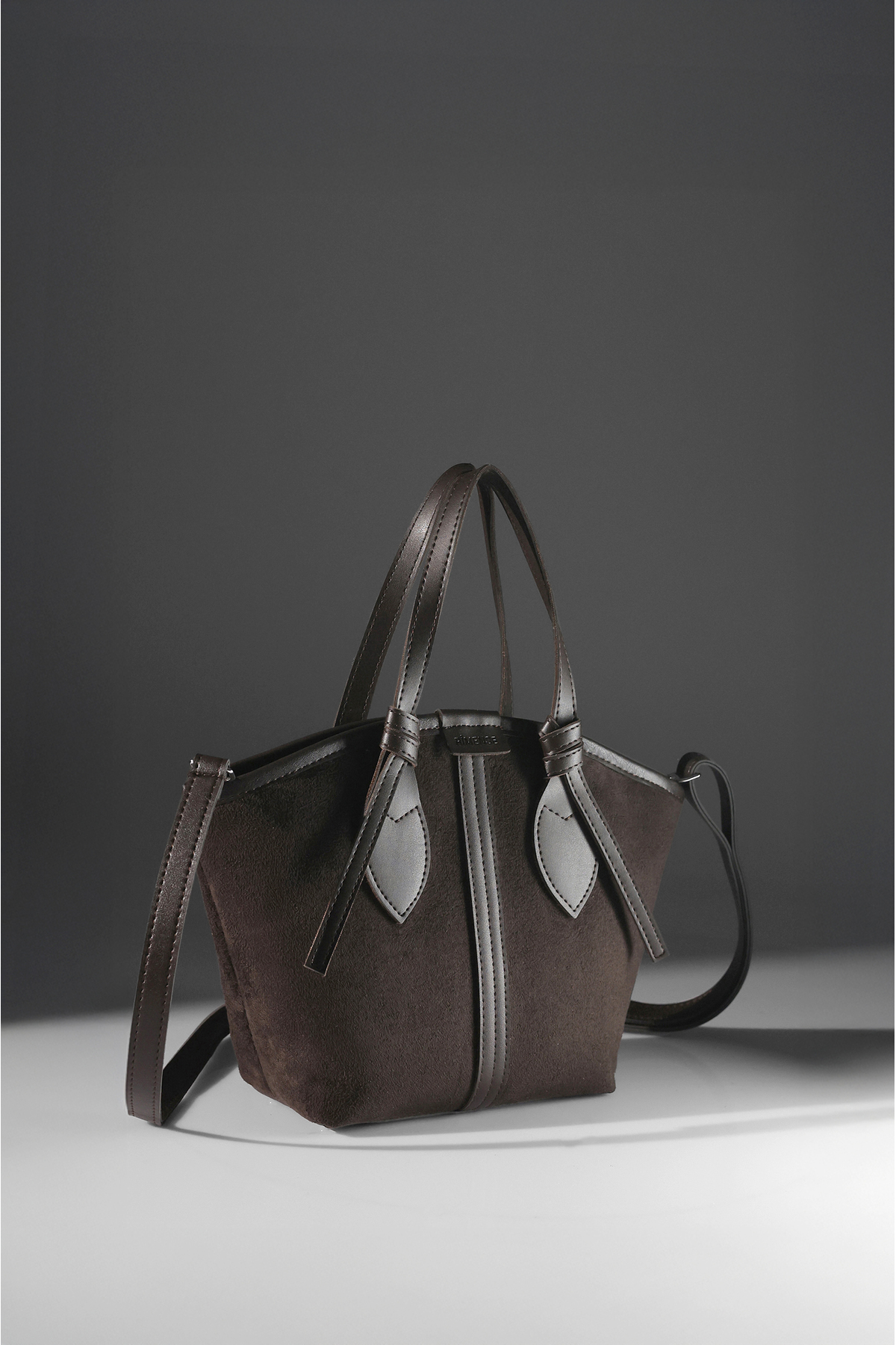 Rimense Kadın Acı Kahverengi Süet Acı Kahverengi Suni Deri Fermuarlı Astarlı El ve Omuz Çantası