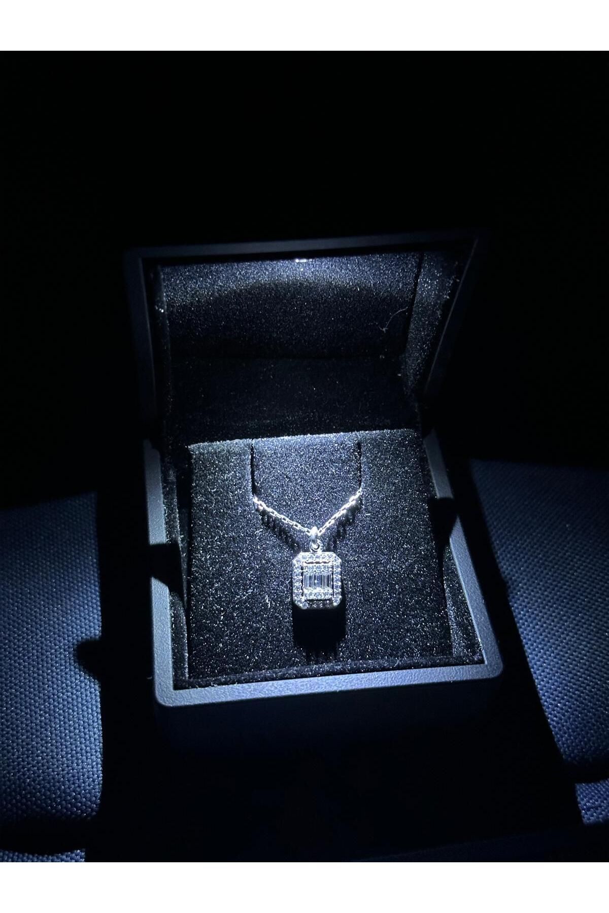 Silvano Jewelry 925 Ayar Gümüş Baget Taşlı Kolye