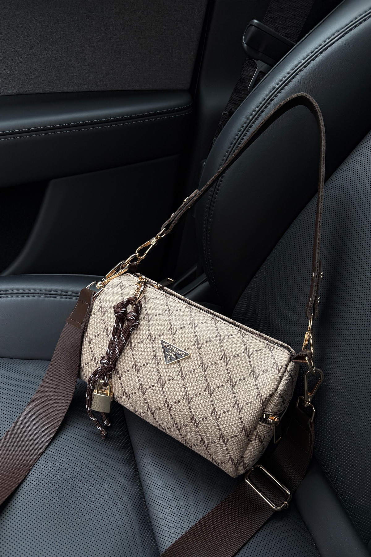 NOTHING Kadın Vizon Kahve Monogram Deri Kilit Charm Detaylı El Omuz ve Çapraz Çanta Alice - Görsel 2