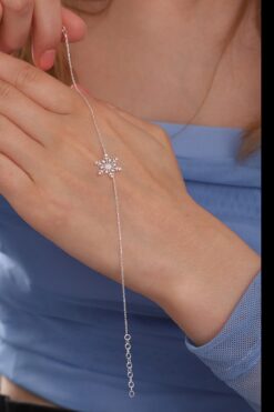 Bilsen Store 925 Ayar Gümüş Zincirli Beyaz Zirkon Taşlı Kar Tanesi Bileklik