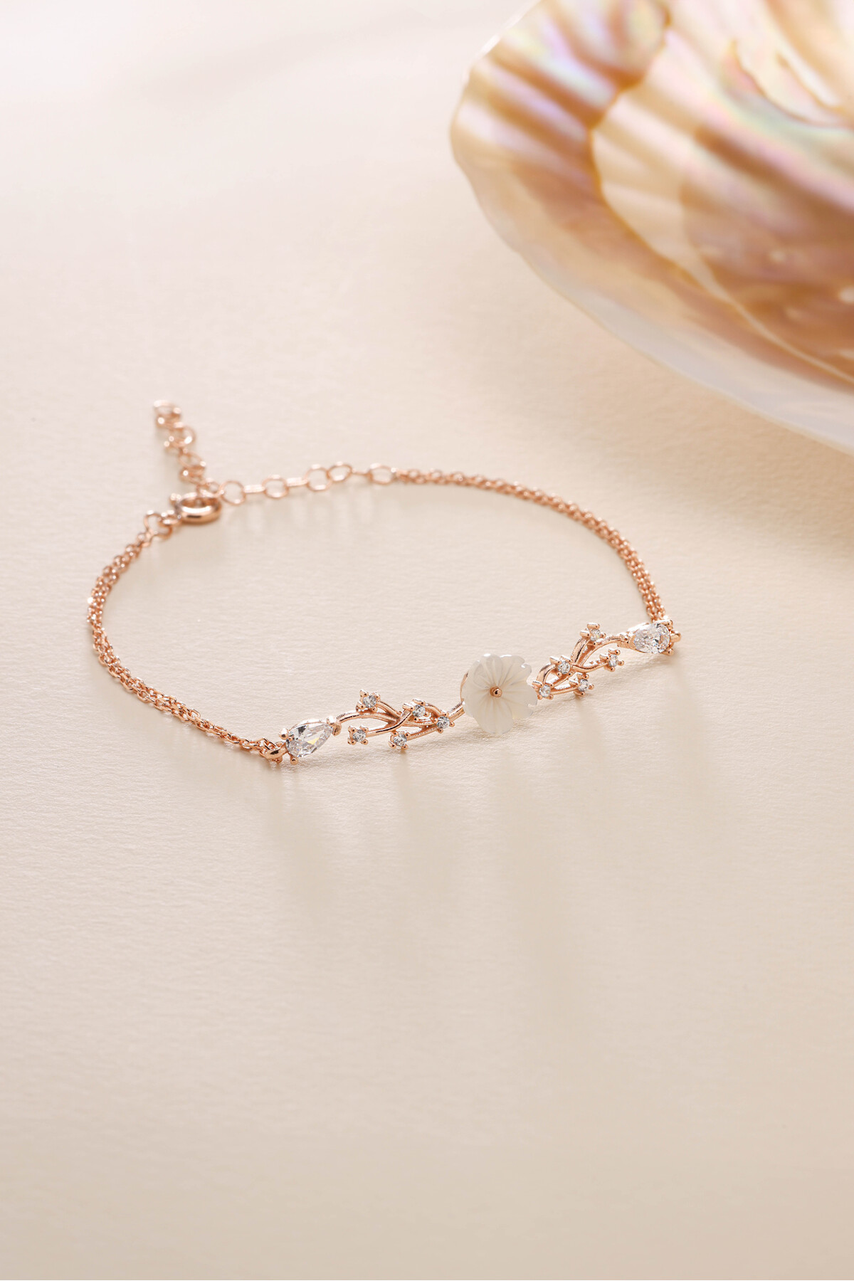 Nereze 925 Ayar Gümüş Rose Kaplama Bahar Işıltılı Manolya Çiçeği Bileklik - Görsel 2