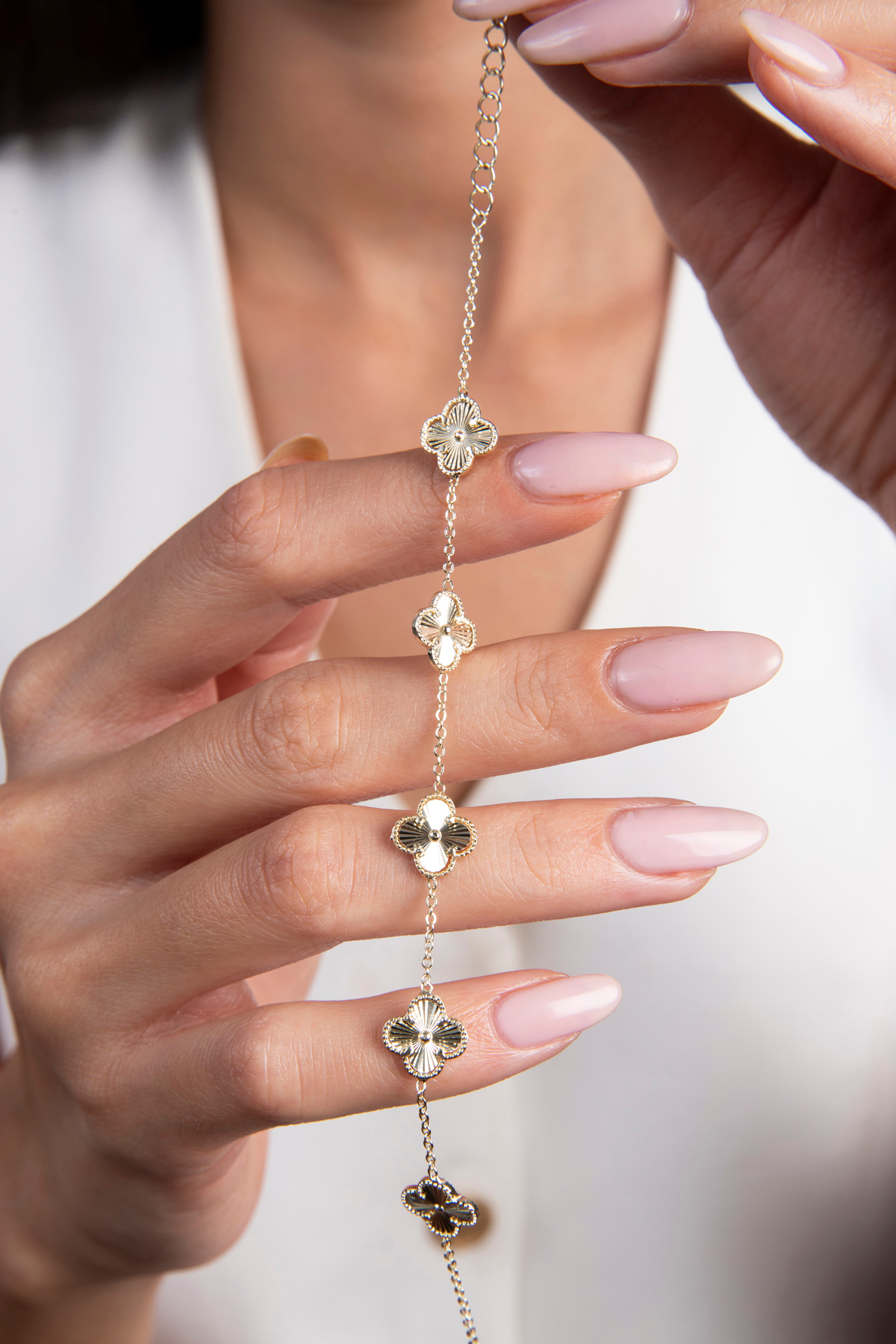 Elika Silver Kadın Yonca Model Gold Bileklik - Görsel 2