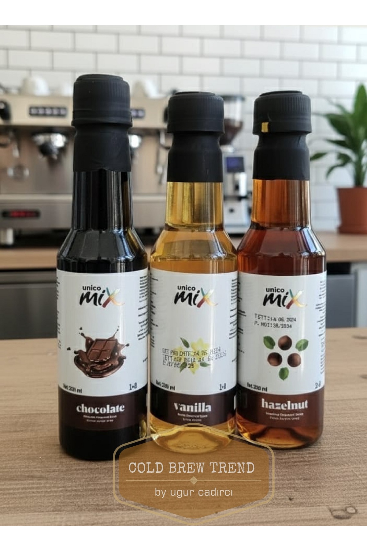 COLD BREW TREND by uğur cadırcı Kahve Şurubu ÇİLEK - 250 ml