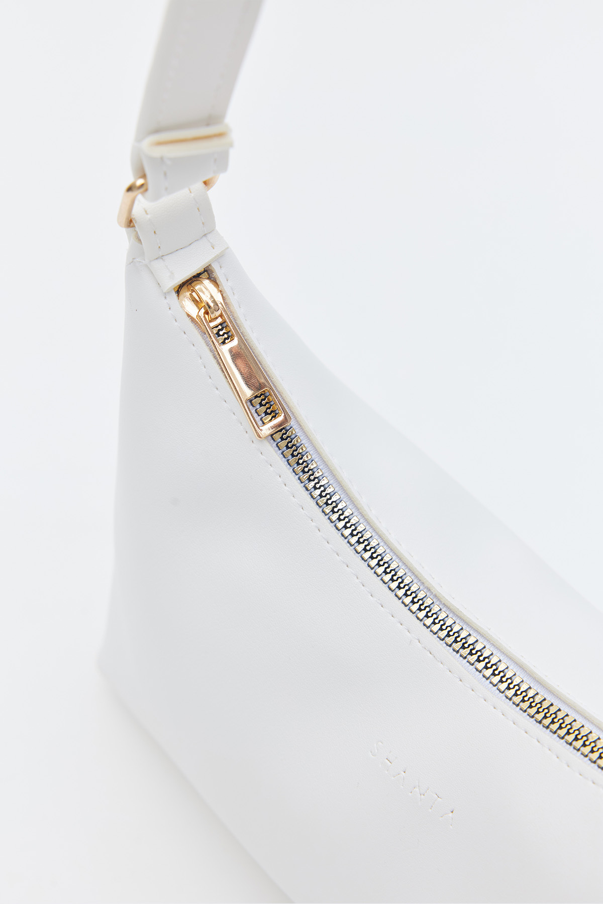 Shanta Beyaz D05 Fermuarlı Suni Deri Günlük Kadın El ve Omuz Baget Çantası U:15 E:24 G:9 - Görsel 3