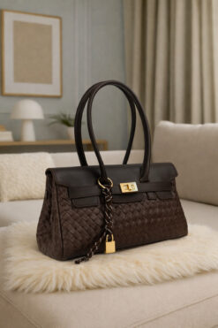 NOTHING Kadın Kahve Örgülü Deri Kemerli Charm Detaylı Kapaklı El Ve Omuz Çantası 16x30 Cm Pera