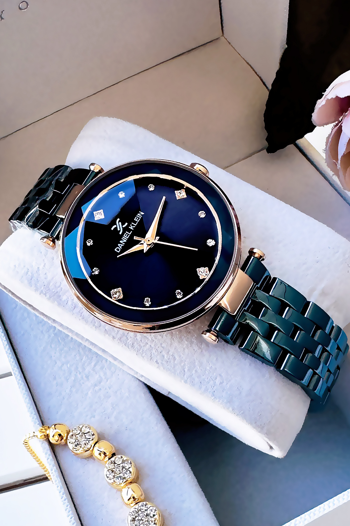 Daniel Klein Orijinal Kadın Kol Saati 3 Atm Su Geçirmez Lacivert Renk Çelik Kordon Hediye Bileklik DKBY2026C5 - Görsel 3
